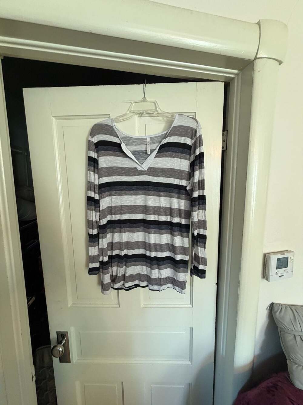 Leo & Nicole Women's Striped Split-Neck Long Sleeve T-Shirt